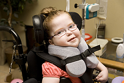 Enfant avec paralysie cérébrale.