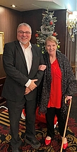 Madame Frances Champigny, présidente du conseil d’administration, et monsieur Daniel Jean, directeur général, sur le point de transmettre leurs vœux des Fêtes au personnel de l’Office.